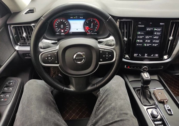 Volvo V60 cena 69699 przebieg: 280960, rok produkcji 2018 z Dobrzyca małe 781